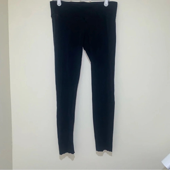 Women’s  TNA Brand Casual Soft Black Leggings With Logo on the Back Size Small - Picture 3 of 14